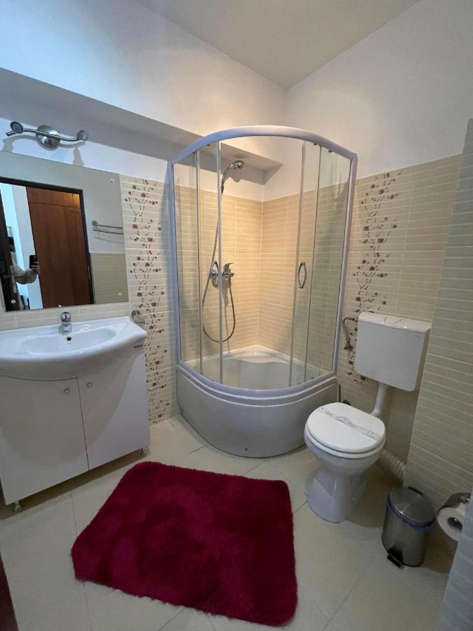 Casa Luce - Camere De Inchiriat Буштені Екстер'єр фото