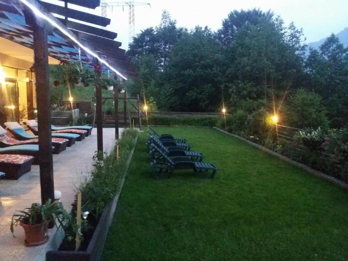Casa Luce - Camere De Inchiriat Буштені Екстер'єр фото
