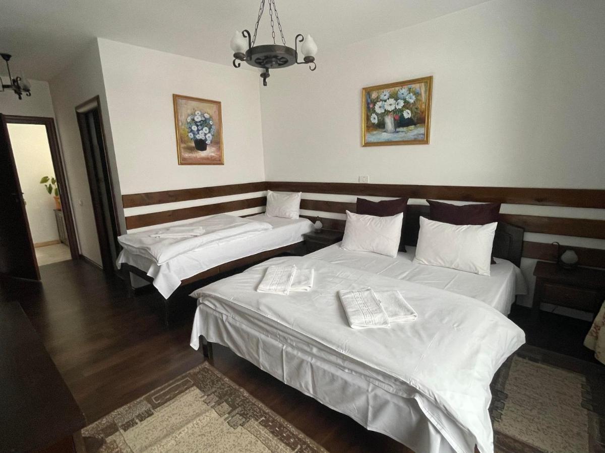 Casa Luce - Camere De Inchiriat Буштені Екстер'єр фото