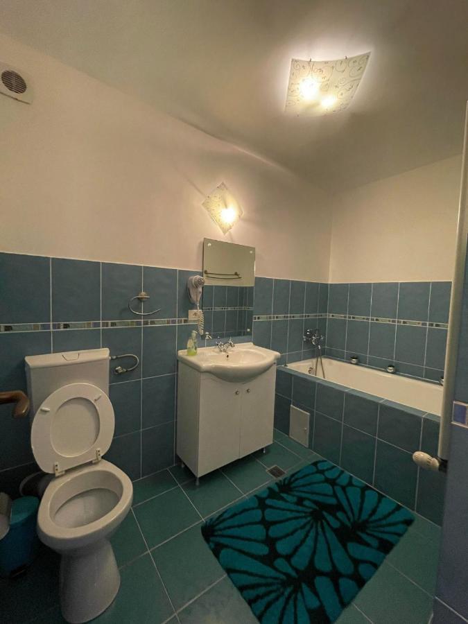 Casa Luce - Camere De Inchiriat Буштені Екстер'єр фото
